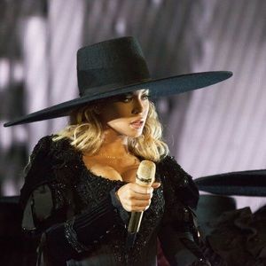 Meet your Posher, Connor